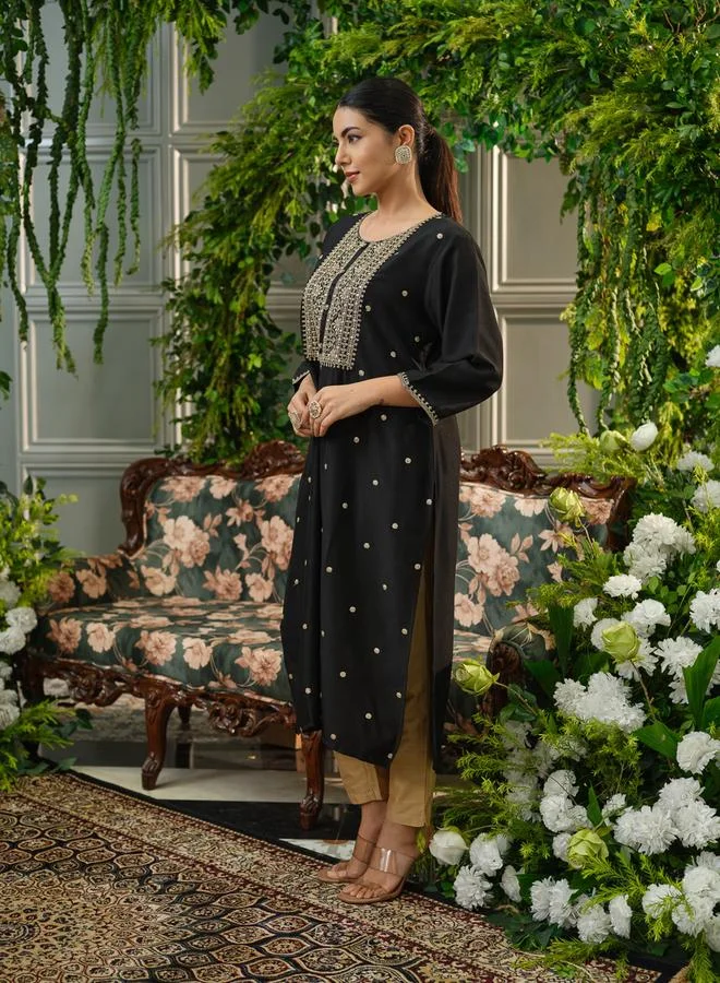 دي دبليو كورتا مستقيمة من الحرير الخام ومطرزة بخيوط للنساء